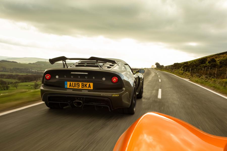  Lotus Exige Sport 410 2018 года  (UK) (фото 5 из 45)